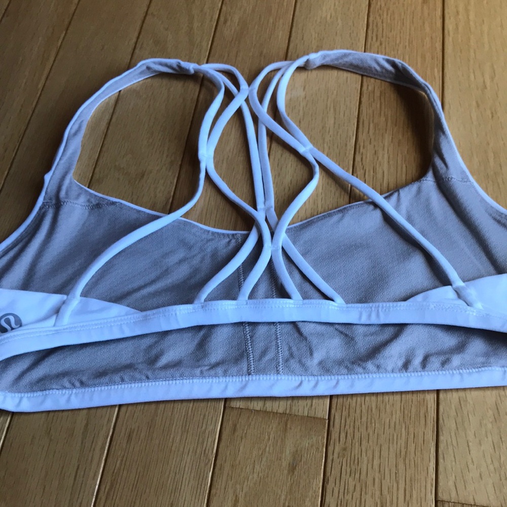 LULULEMON  free bra in 8